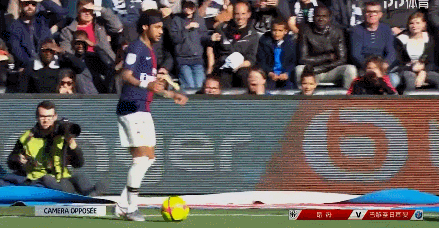 伊涅斯塔：会想念踢球的时光；进巴萨一线后每天都会观察哈维（伊涅斯塔：会怀念踢球岁月；升入巴萨一队后每日观察哈维）