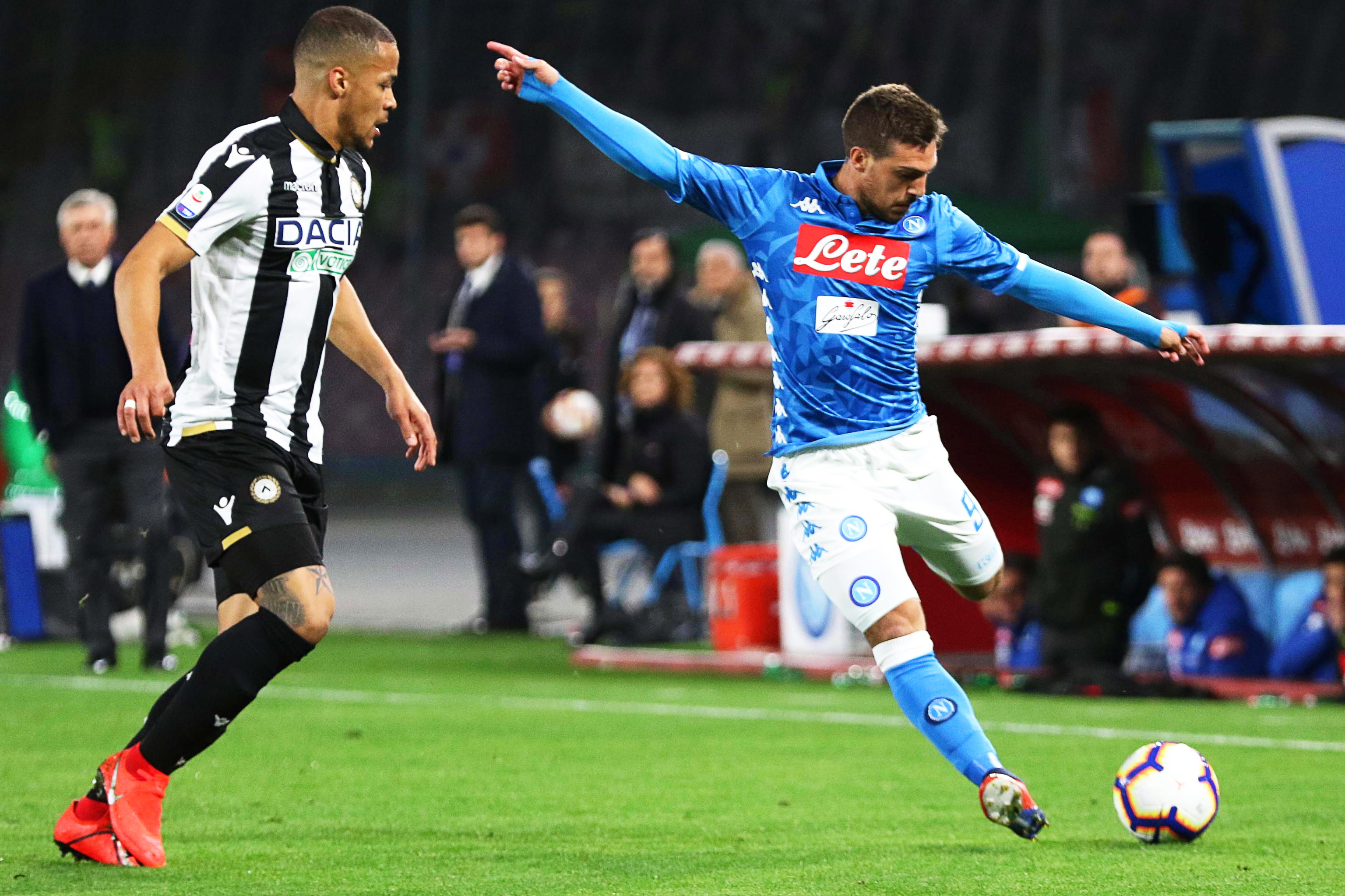 ESPN：奥斯卡曾短暂失去意识，目前正在ICU接受检查（ESPN：奥斯卡一度失去意识，现于ICU接受检查）