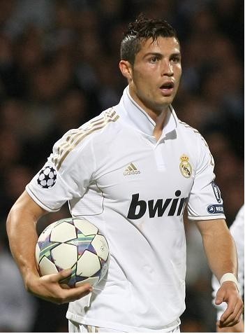 费兰·托雷斯戴帽创生涯新高！巴萨锋线涅槃重生（费兰-托雷斯上演帽子戏法刷新个人纪录，巴萨锋线浴火重生）