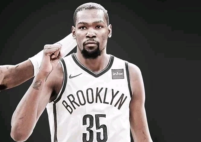 世体：巴萨已提前告知西足协，亚马尔在报到前将接受检查（世体：巴萨已预先通知西班牙足协，亚马尔将在报到前接受检查）