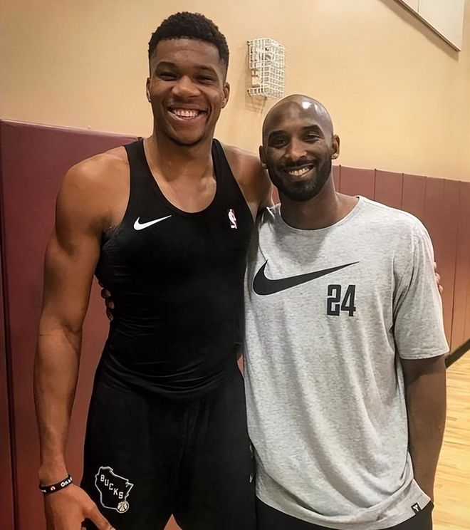 这是39岁？胡尔克远距离任意球直接爆射破门（39岁仍凶猛！胡尔克远距离任意球重炮破门）