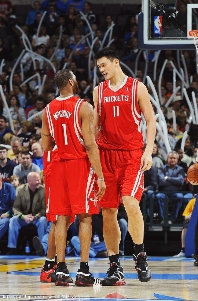 继伊尔马兹之后，奥斯梅恩是第二位欧冠戴帽的加拉塔萨雷球员（奥斯梅恩继伊尔马兹之后，成为加拉塔萨雷欧冠第二位上演帽子戏法的球员）