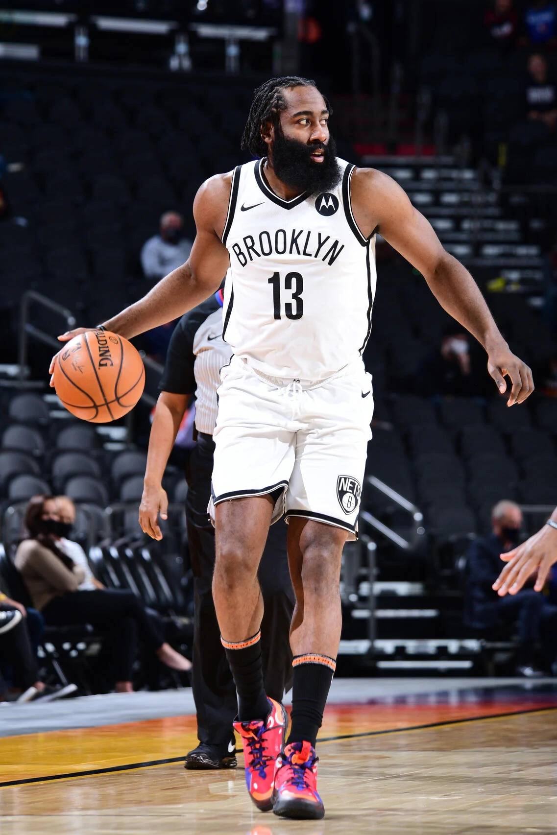 本泽马：皇马缺少有经验的人，能站出来说“这个地方你做错了”（本泽马：皇马缺少经验领袖，能站出来说“这里你做错了”的人太少）