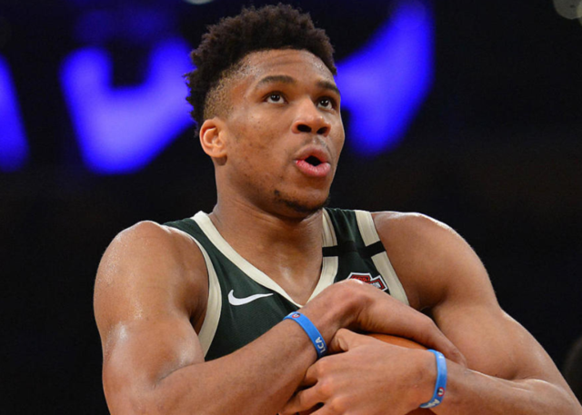 篮球篮网锁定前八席位，季后赛形势明朗（篮网锁定前八席位，季后赛格局愈发清晰）