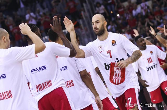 记者：加图索准备征召帕莱斯特拉，已派意大利队球探多次考察（记者称加图索计划征召帕莱斯特拉，意大利队已多次派球探考察）