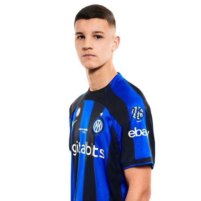 穆帅：当年我给了麦克托米奈生涯首秀，今天他给我他的球衣（穆里尼奥：我曾让麦克托米奈完成首秀，如今他把球衣送给了我）