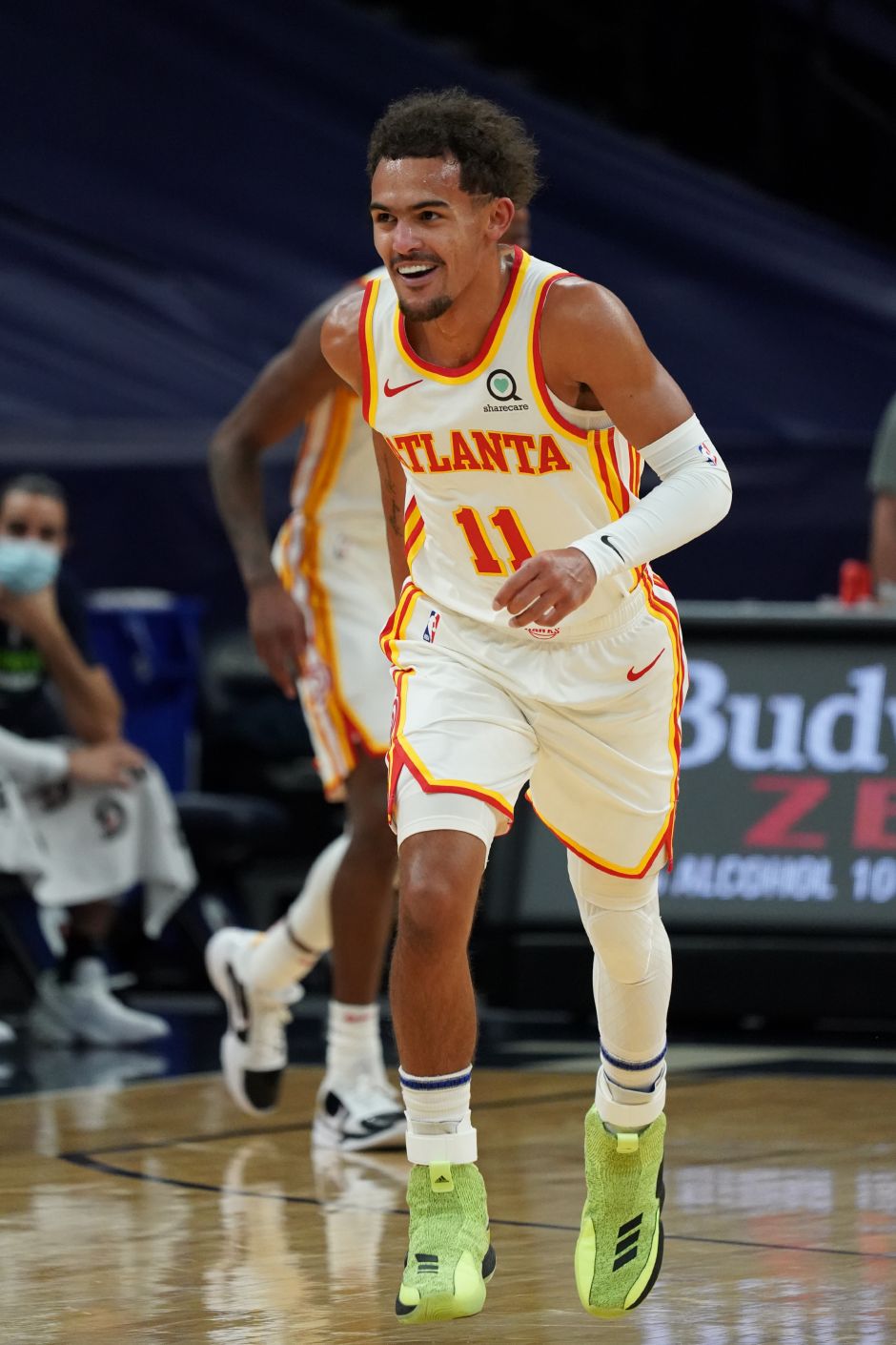 记者：奥斯卡身边人认为他没法继续踢球了，他在体能测试时突感不适（记者：奥斯卡体能测试突感不适，身边人称其恐难再继续踢球）