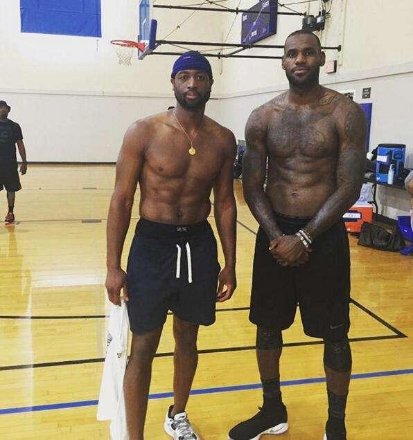 远藤航：世界杯的目标当然是夺冠；我很珍视与孩子相处的时光（远藤航：世界杯剑指冠军，也珍惜与孩子的陪伴时光）