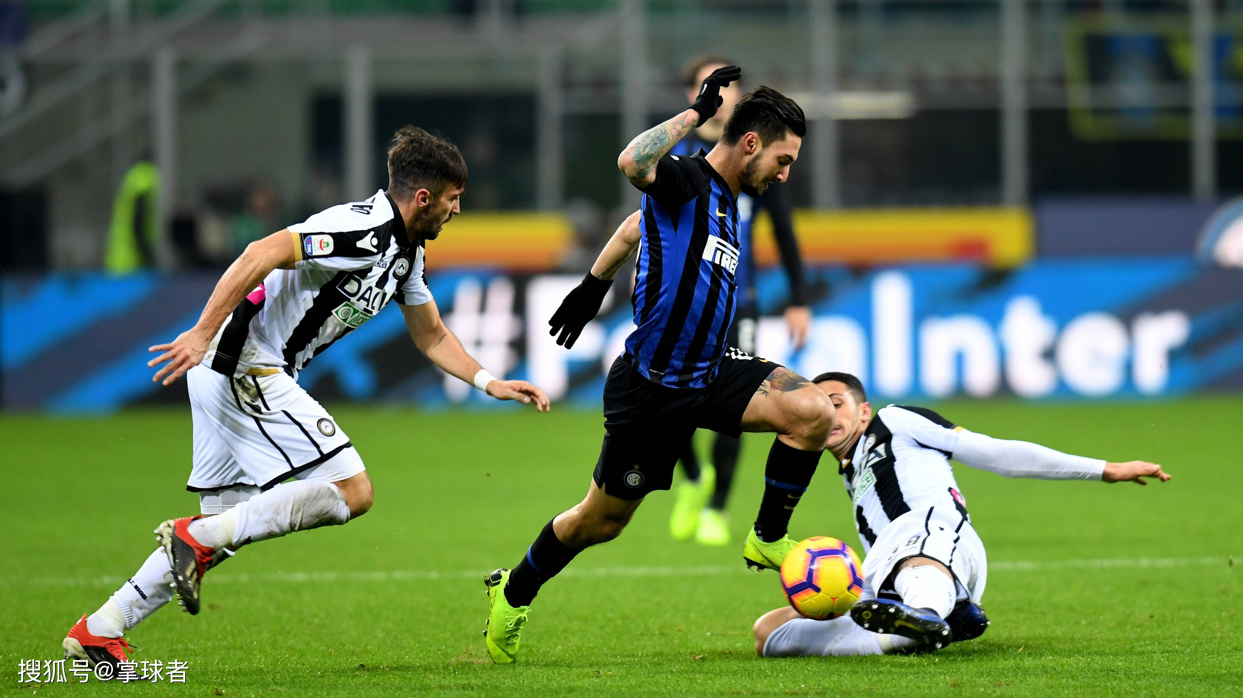 官方：34岁法甲名将、突尼斯国脚前锋哈兹里宣布退役（官宣：34岁突尼斯国脚、法甲名将哈兹里正式退役）