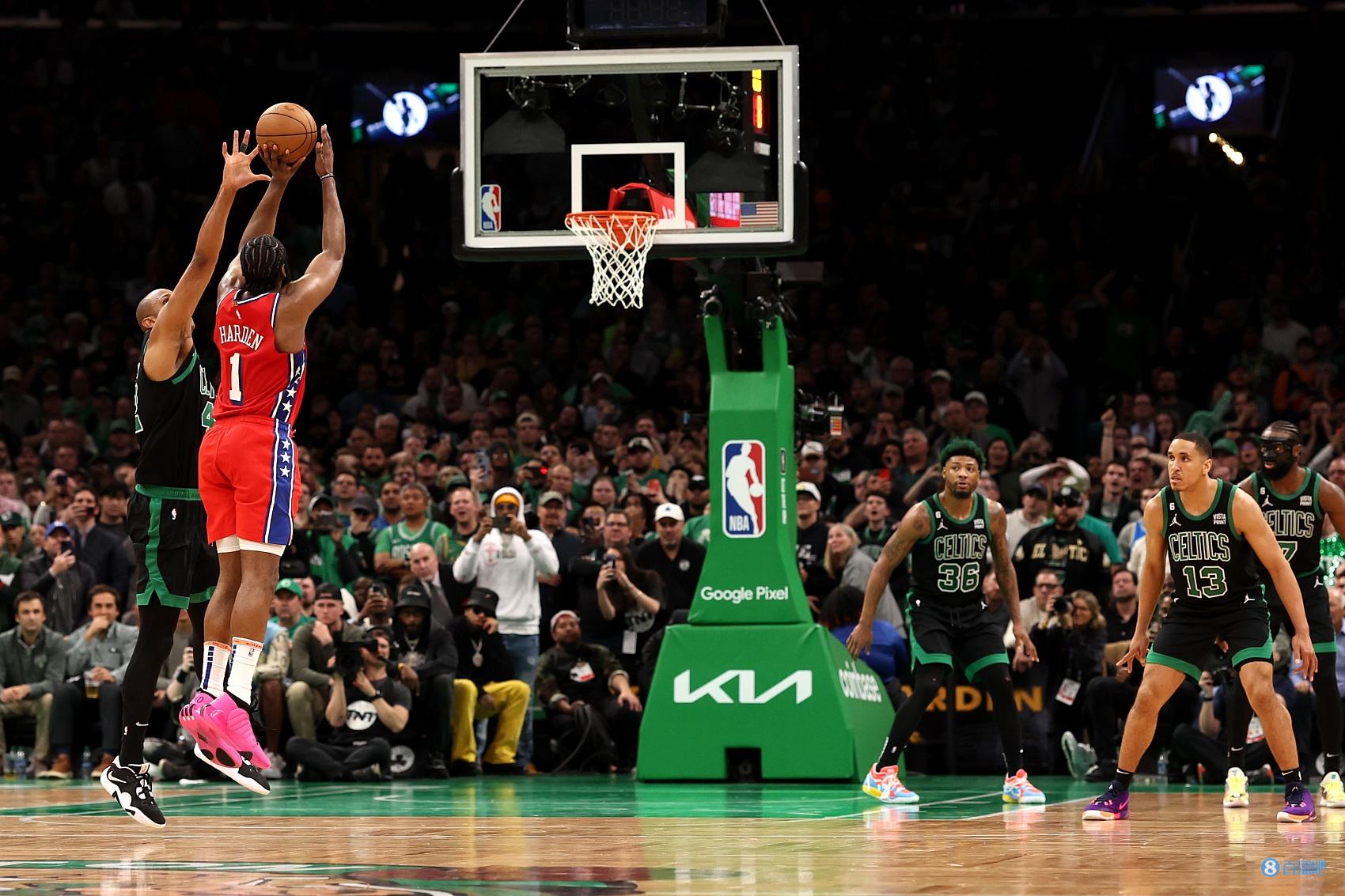 哈维-西蒙斯：我的名字烙印了母亲对巴萨的爱；年少成名并不好（哈维-西蒙斯：我的名字承载母亲对巴萨的深情；少年成名未必是福）