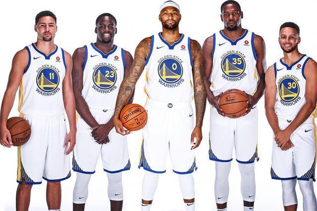 懂球帝2025年10月足坛MVP：姆巴佩蝉联！（懂球帝评选2025年10月足坛MVP：姆巴佩再度当选！）