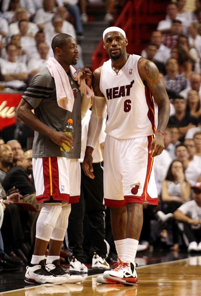 记者：阿隆索国家德比惹恼维尼修斯后，曾让米利唐去找他谈谈（记者：国家德比中阿隆索激怒维尼修斯，随后让米利唐出面沟通）